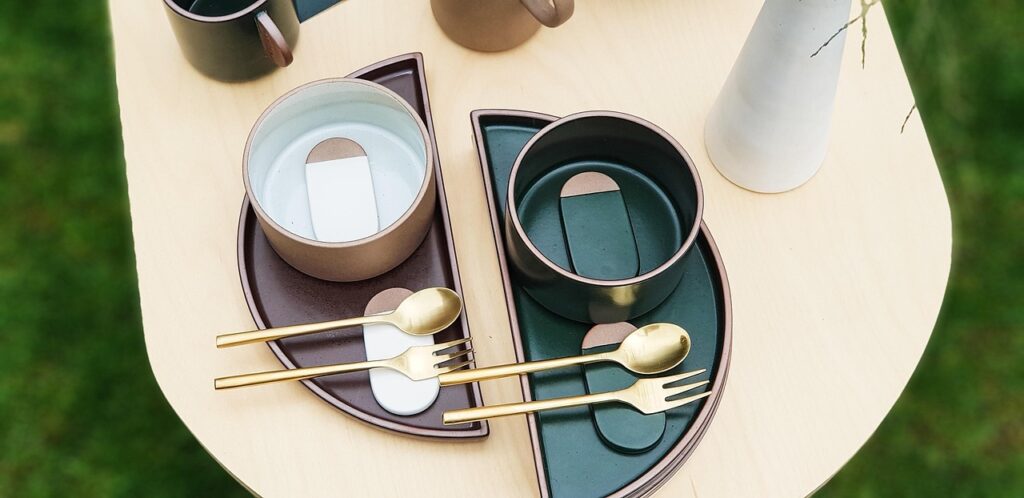 食器棚で濡れたままの食器を除湿する方法は？