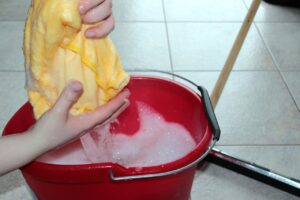 冷蔵庫の湿気取りと掃除は同時に必要なのか？